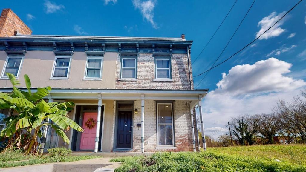 New! Renovated Townhome W/ Putting Green & Patio! 里士满 外观 照片