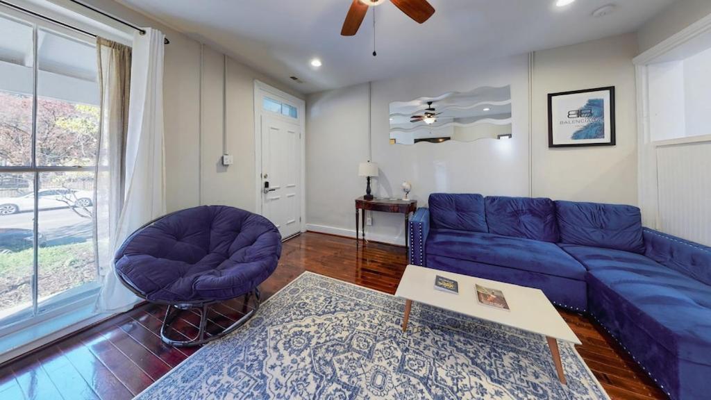 New! Renovated Townhome W/ Putting Green & Patio! 里士满 外观 照片
